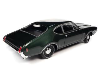 Oldsmobile Cutlass 1969 W-31 Post Coupe (MCACN), glade green Auto World 1:18